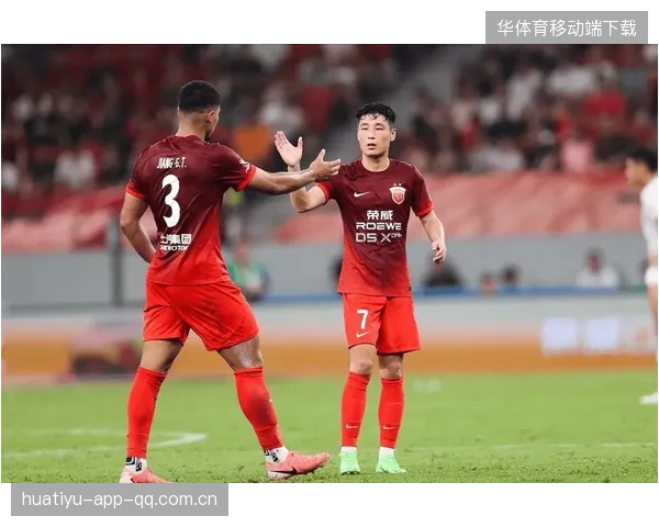 上海海港外线的穿透力带来更多射门机会 上海海港外线的穿透力带来更多射门机会